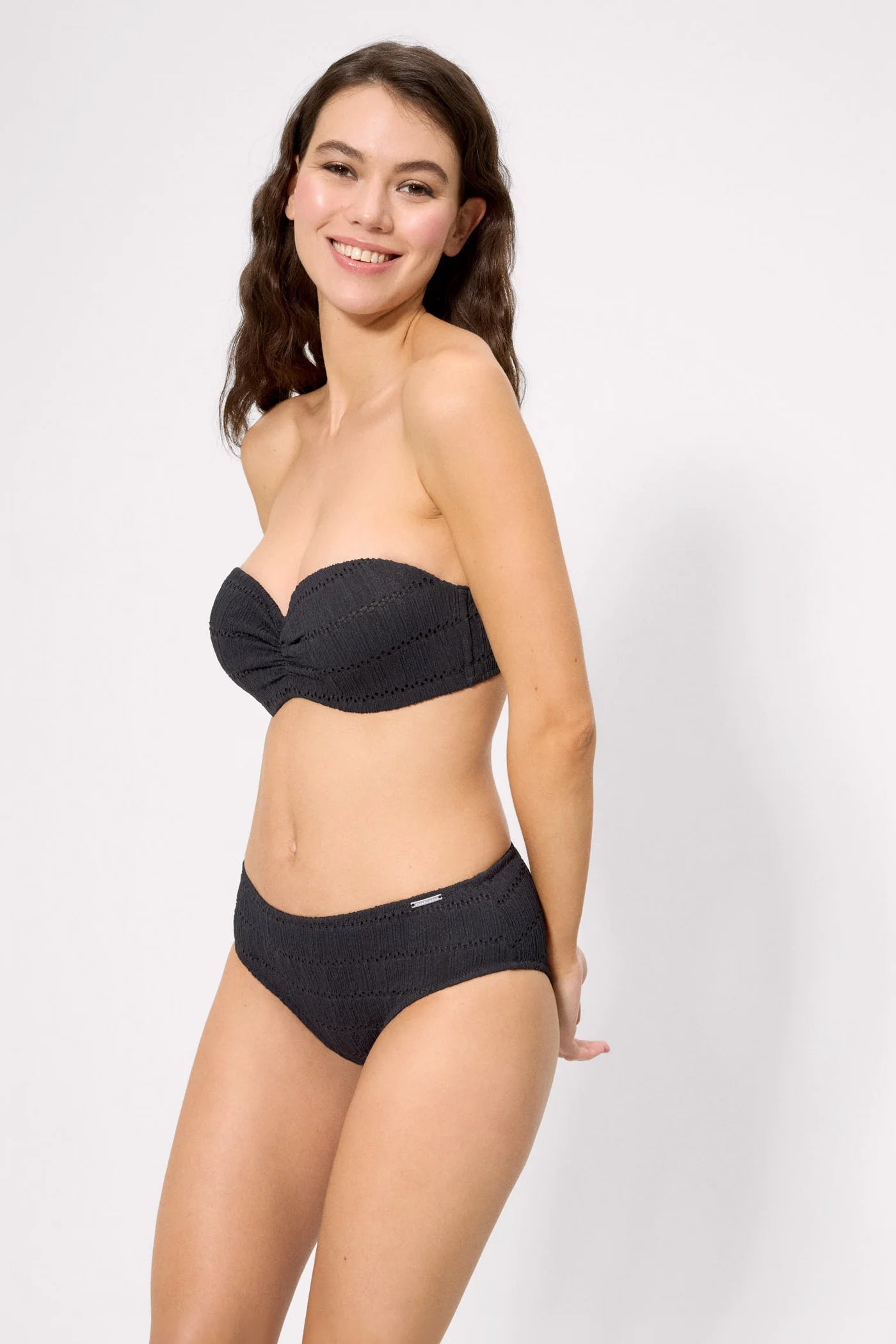 Top bikini push-up textura negro copa C