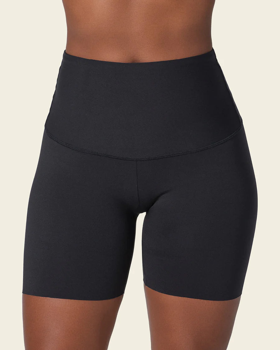 Short de compresión de abdomen y cintura que disimula la celulitis
