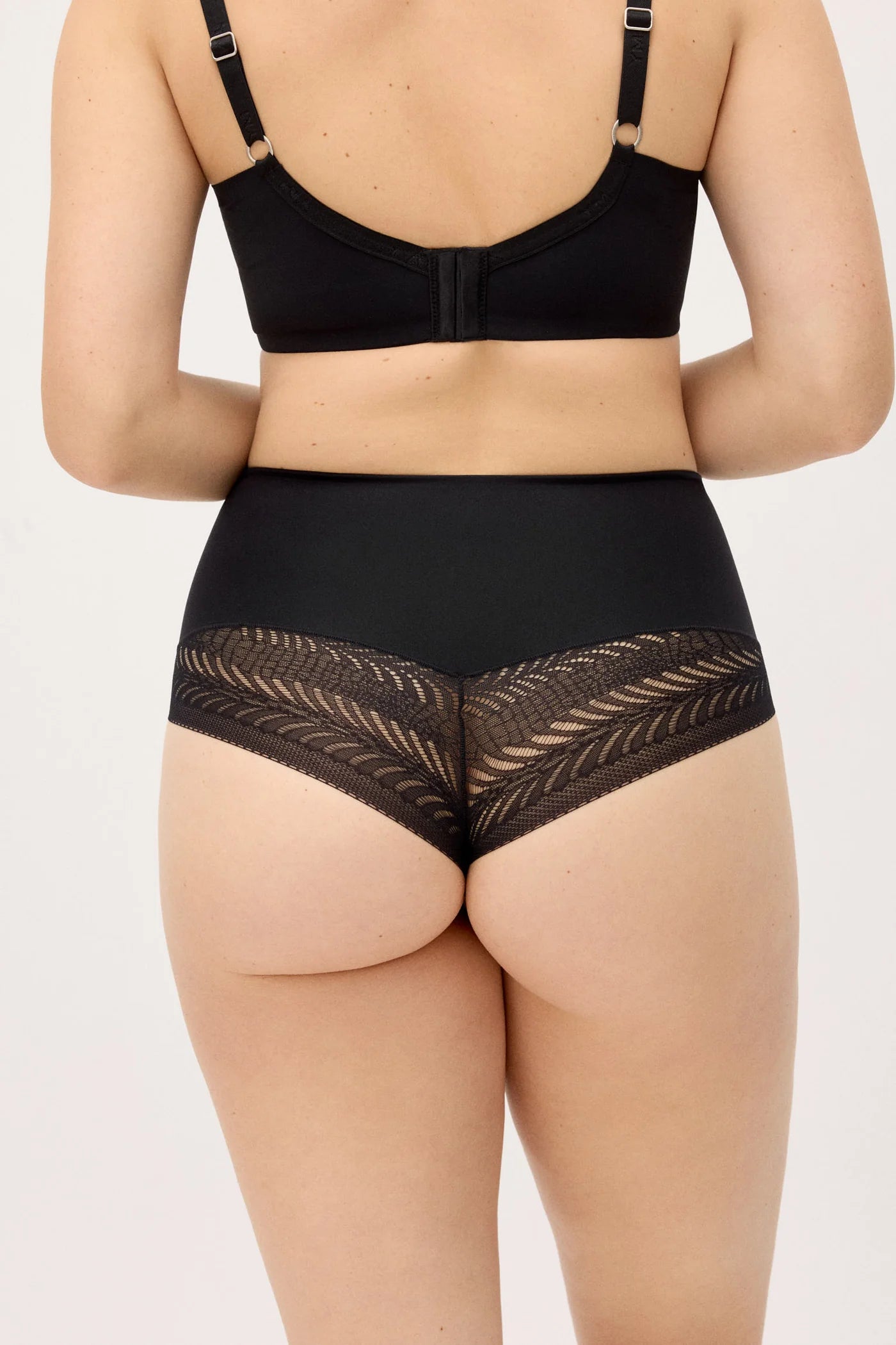 Tanga reductor compresión media encaje