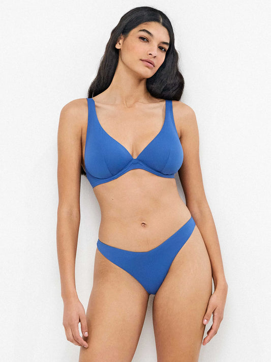 Braguita bikini brasileña corte en V disponible en varios colores